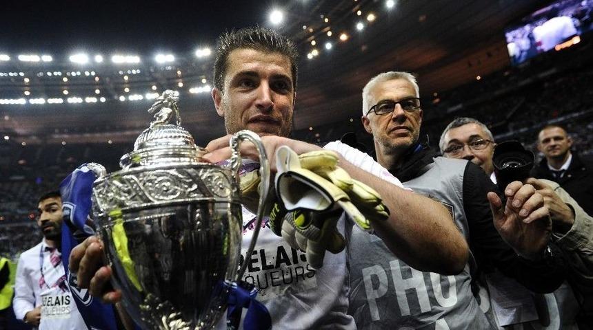 Galatasaray Cedric Carrasso&rsquo;yu Kadrosuna Kattı