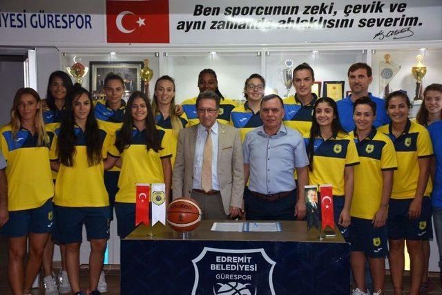 Edremit Belediyesi Gürespor Yeni Sezona Hazır