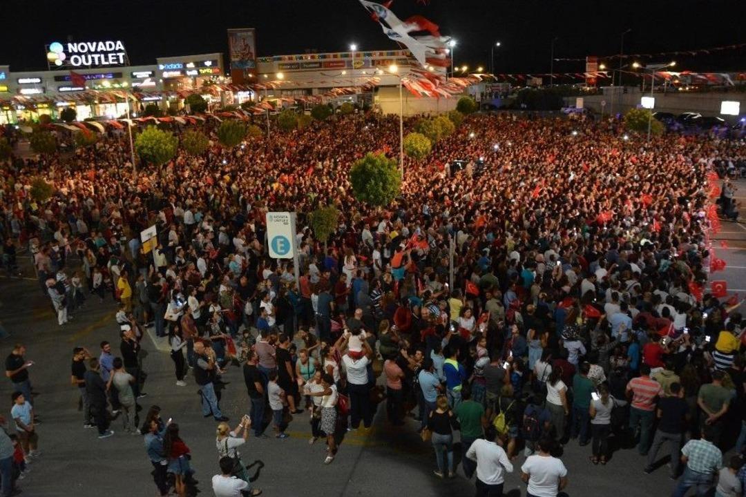 S&ouml;ke&rsquo;de Kurtuluş Coşkusu Haluk Levent İle Yaşandı