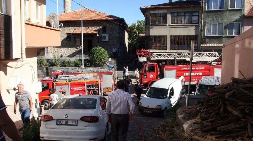 Vatandaş İhbarı Abartınca Ot Yangınına 3 İtfaiye Ekibi Birden Geldi