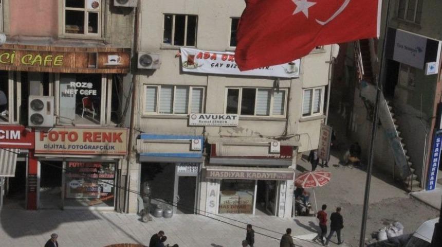 Hakkari Caddelerine Oturma Bankları Kuruldu