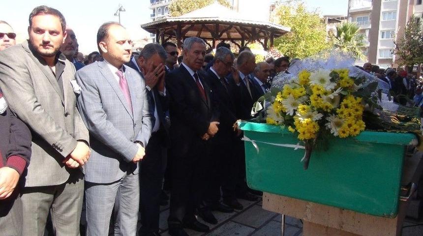 Arın&ccedil;, Manisalı İş Adamının Cenazesine Katıldı