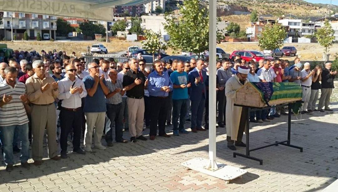 &Ouml;ğretmen &Ccedil;iftin 3 Yaşındaki Kızları Balkondan D&uuml;şerek &Ouml;ld&uuml;