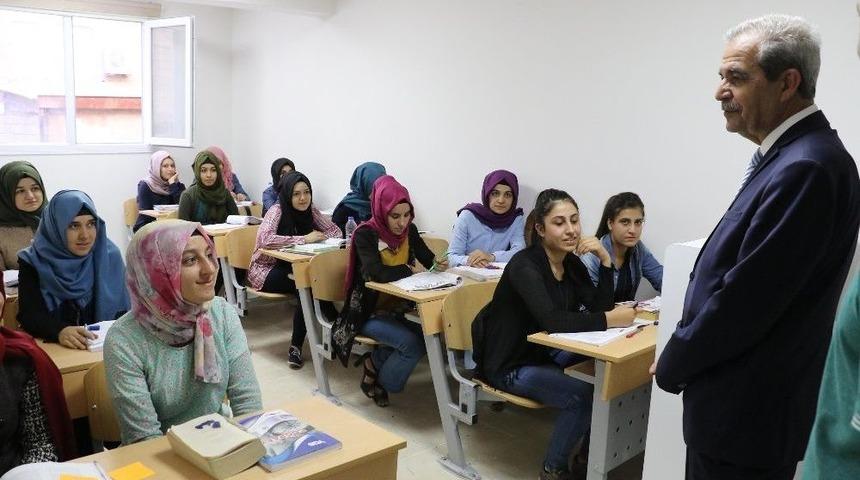 Haliliye&rsquo;de Eğitim Merkezleri Gece Yarısına Kadar A&ccedil;ık