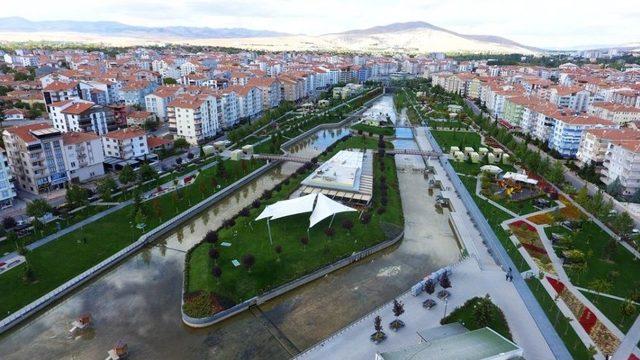 Belediye Başkanı Yaşar Bahçeci: “kırşehir’in Kültürüne Yakışır Eser Kazandırıyoruz”