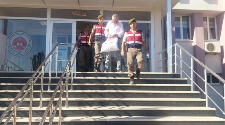 Ayvalık&rsquo;ta 20 M&uuml;lteci Ve 3 Organizat&ouml;r Yakalandı