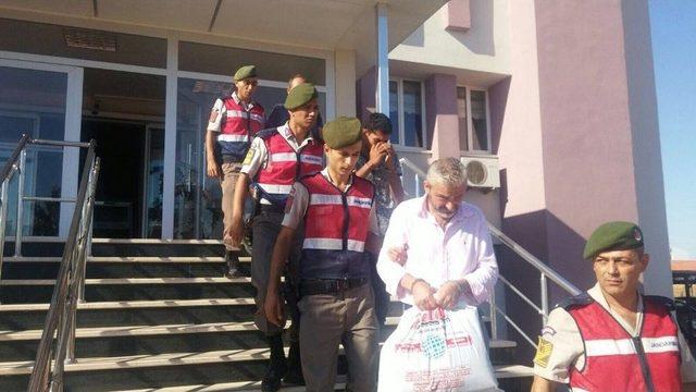 Ayvalık&rsquo;ta 20 M&uuml;lteci Ve 3 Organizat&ouml;r Yakalandı 2