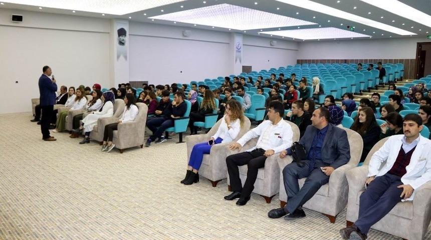 Kardelen Eğitim Kurumları&rsquo;nda 12. Sınıf &Ouml;ğrencilerine Yeni Sınav Sistemi Anlatıldı