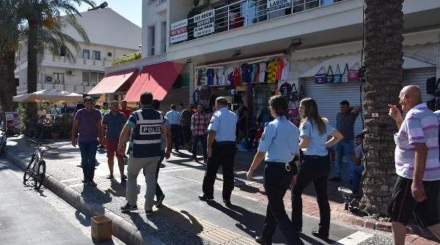 Esnaf, Marka Avukatlarını Protesto I&ccedil;in Kepenk Kapattı