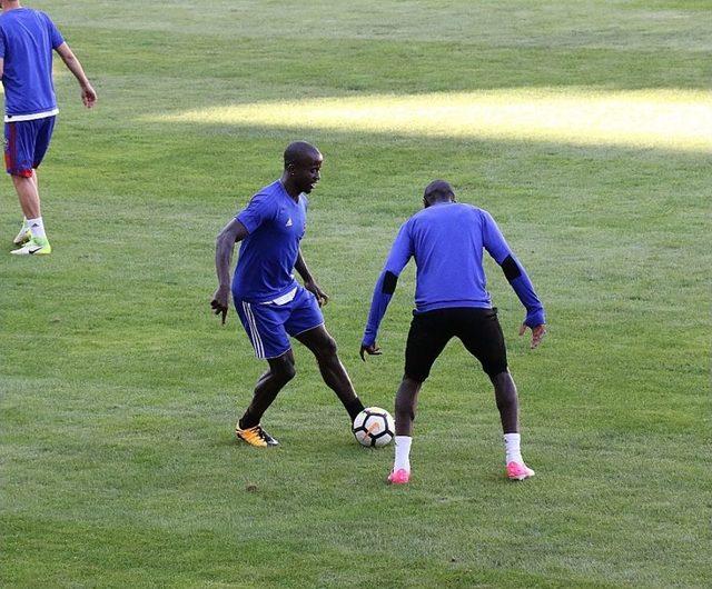 Karabükspor’dan Arakan’a Pankartlı Destek