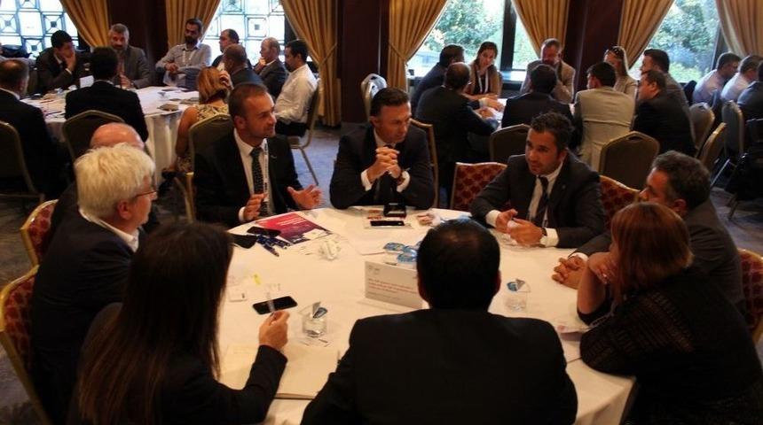 D&uuml;nya Otomotiv Konferansı&rsquo;nda D&uuml;nyadaki Ve T&uuml;rkiye&rsquo;deki Otomotiv &Uuml;reticileri Bir Araya Geldi