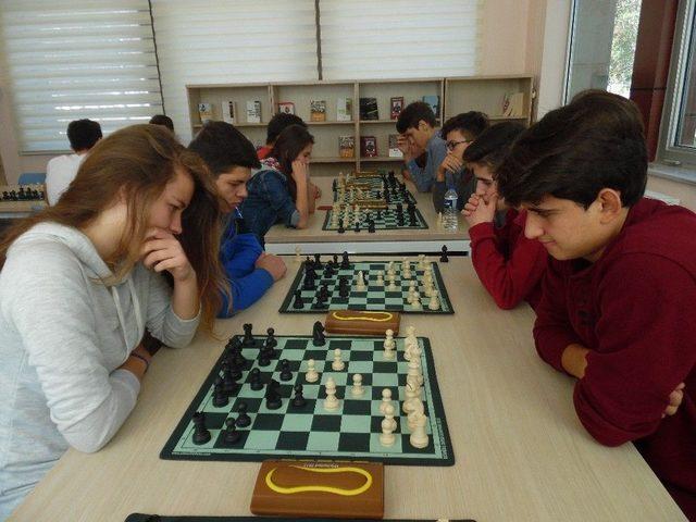 Okullar Arası Satranç Yarışması Yapıldı
