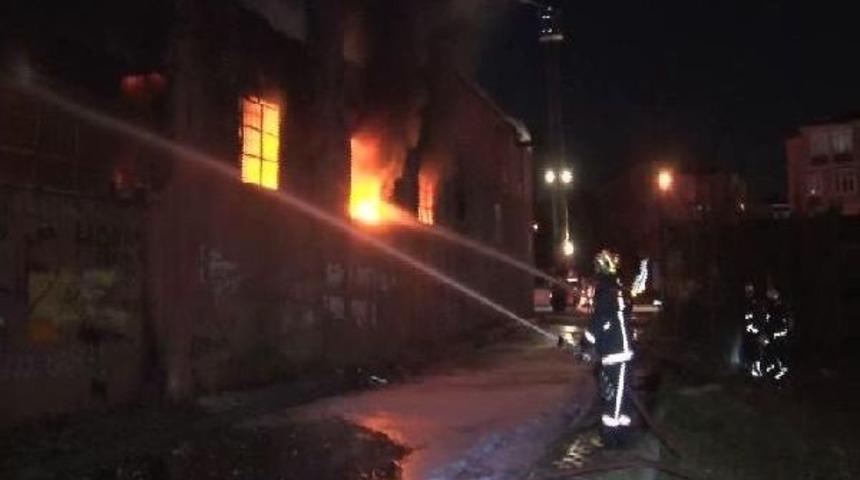 Arnavutk&ouml;y'de Fabrika Yangını...(1)