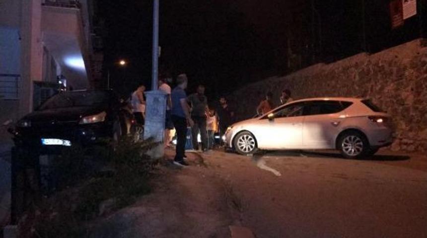 Alkoll&uuml; S&uuml;r&uuml;c&uuml; Park Halindeki Otomobile &Ccedil;arptı