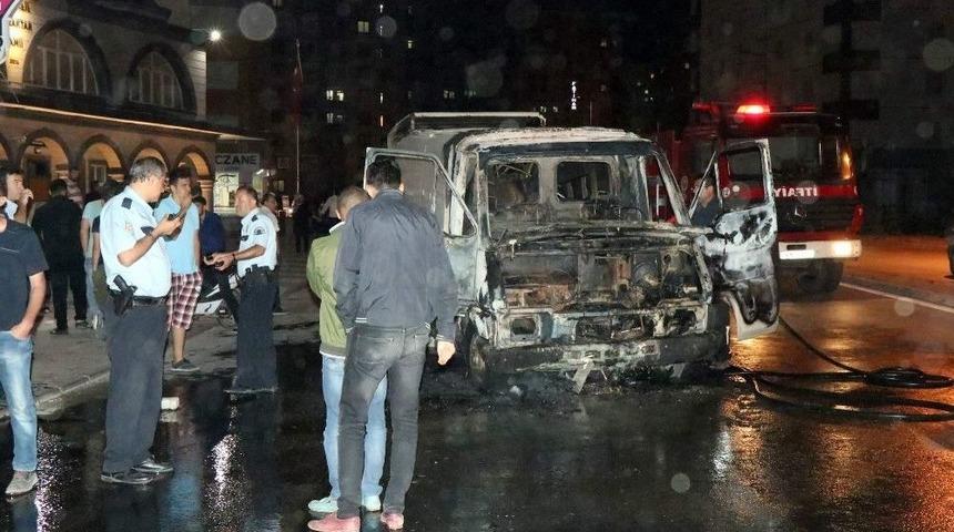 Minib&uuml;s Alev Alev Yandı