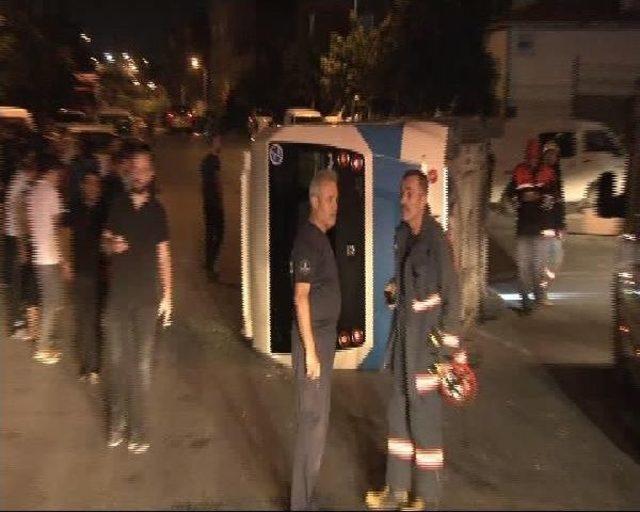 Ataşehir'de Yolcu Minibüsü Devrildi: 4  Yaralı