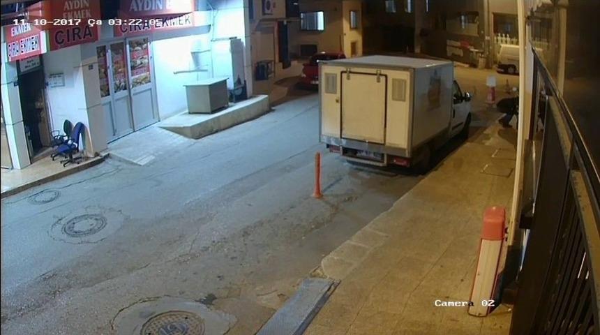 Bisikletin Kilidini Keserek &Ccedil;aldı