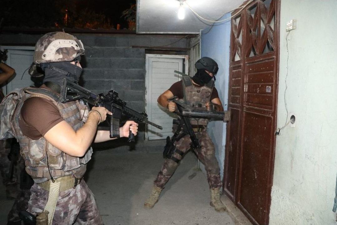 Deaş&rsquo;a Eleman Sağlayan 3 Kişi G&ouml;zaltına Alındı