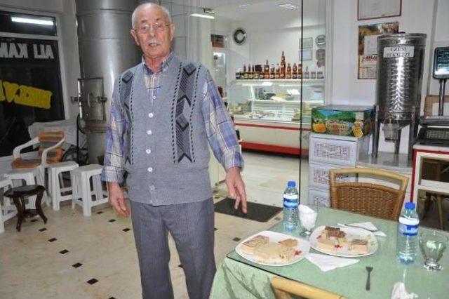 Yarım Asırdan Uzun S&uuml;redir Helva &Uuml;retiyor 1