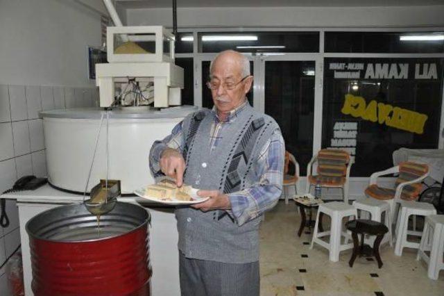 Yarım Asırdan Uzun S&uuml;redir Helva &Uuml;retiyor 2