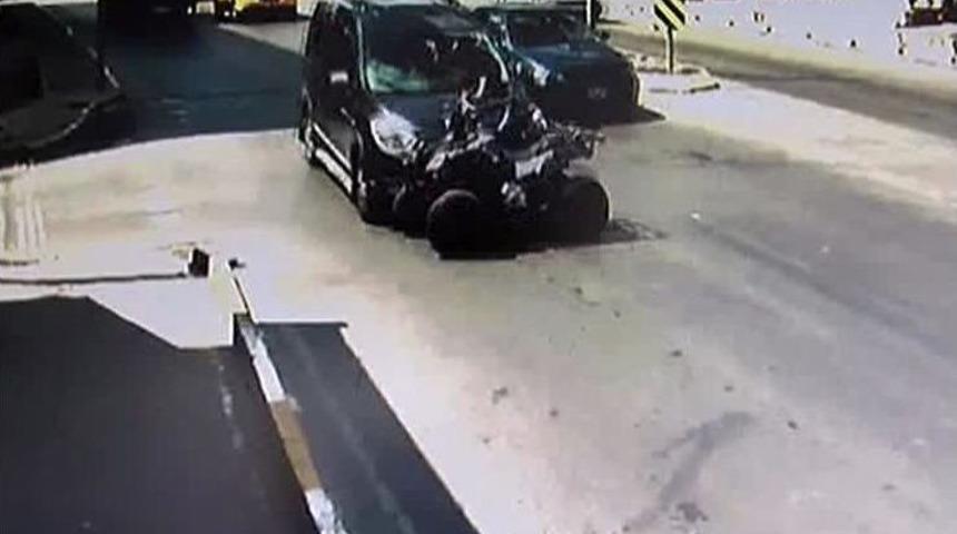 Atv S&uuml;r&uuml;c&uuml;s&uuml;n&uuml;n &Ccedil;arpma Sonrası Yola Fırlaması Kamerada