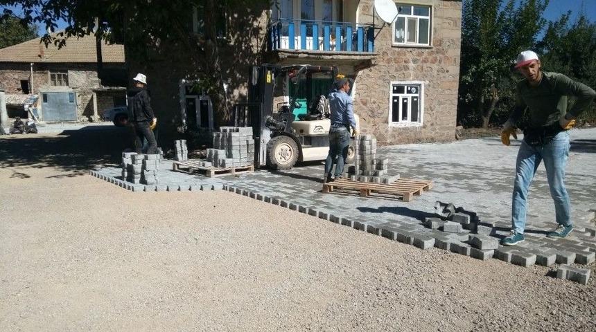 Seydişehir&rsquo;de Parke Taş D&ouml;şeme &Ccedil;alışmaları S&uuml;r&uuml;yor