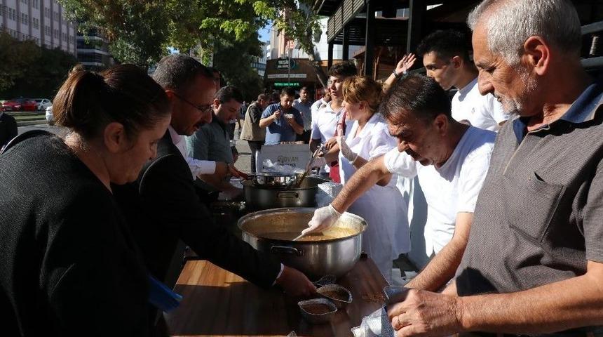 Gaziantep&rsquo;te 5 Bin Aşure İkramı