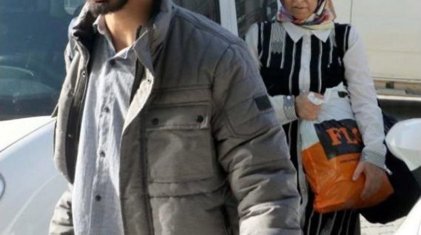 Anne Ve Oğlu 'bylock' Kullandığı Iddiasıyla G&ouml;zaltına Alındı