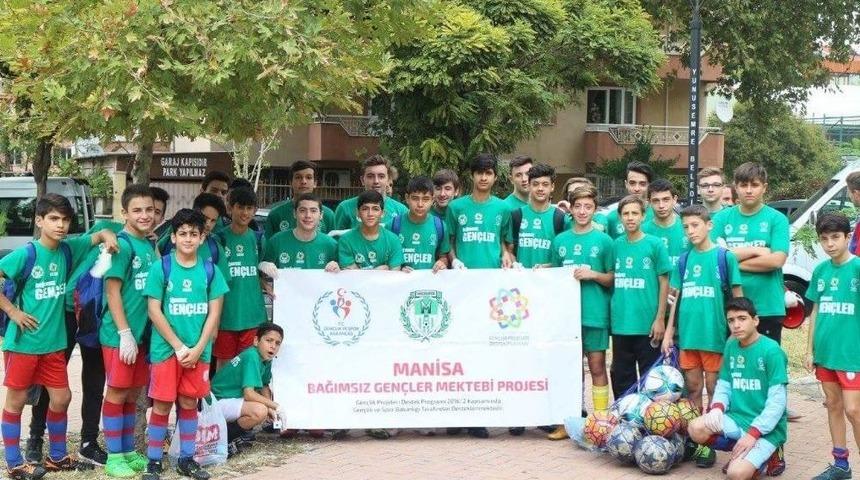 Bağımsız Gen&ccedil;lerden &Ccedil;evre Temizliği