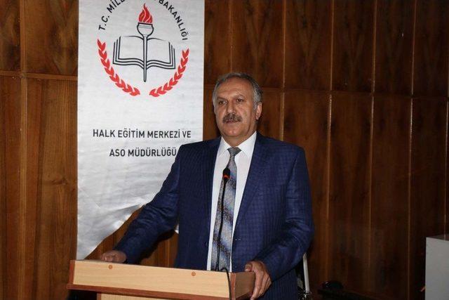 Sivas’ta Öğretmenlere Yeni Müfredat Anlatıldı