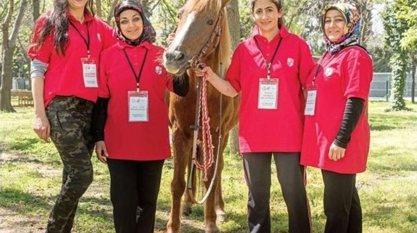 Bursa&rsquo;da Kadın Seyisler Yetişiyor