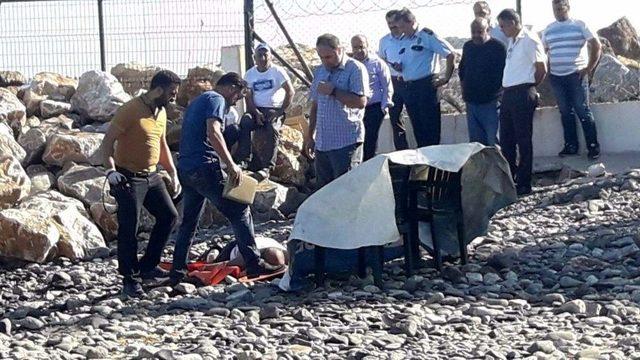 &Ccedil;ınarcık&rsquo;ta Eski Halk Eğitim M&uuml;d&uuml;r&uuml; Denizde &Ouml;l&uuml; Bulundu 1