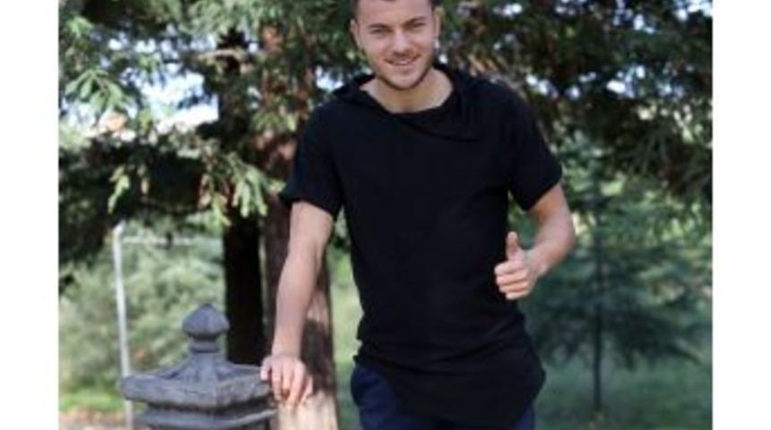 Bursaspor, Yusuf Erdoğan İle 3 Yıllığına Anlaşma Sağladı