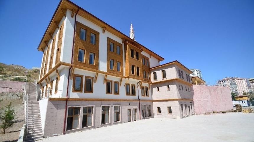 Pursaklar&rsquo;daki Şehitlik Camii Tamamlandı