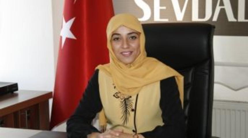 Ak Parti Kadın Kollarında G&ouml;rev Almak İsteyenler Online Başvuru Yapabilecek