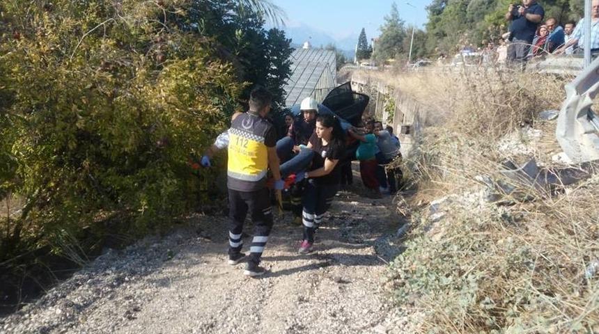 Antalya&rsquo;da Trafik Kazası: 4 Yaralı