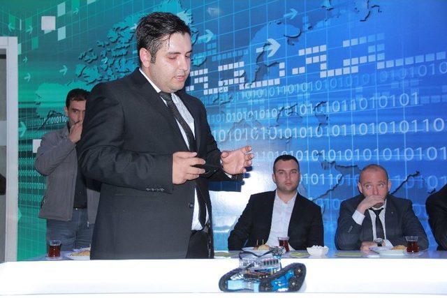 Biga’da Ekrem Ergün İlkokulunda Robotik Sınıfı Açıldı