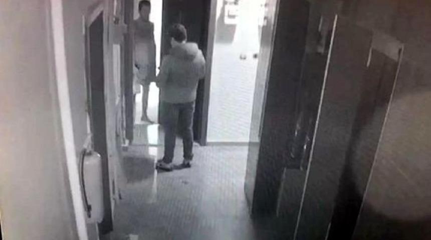 Kuryenin Ayakkabı Hırsızlığı, Güvenlik Kamerasında