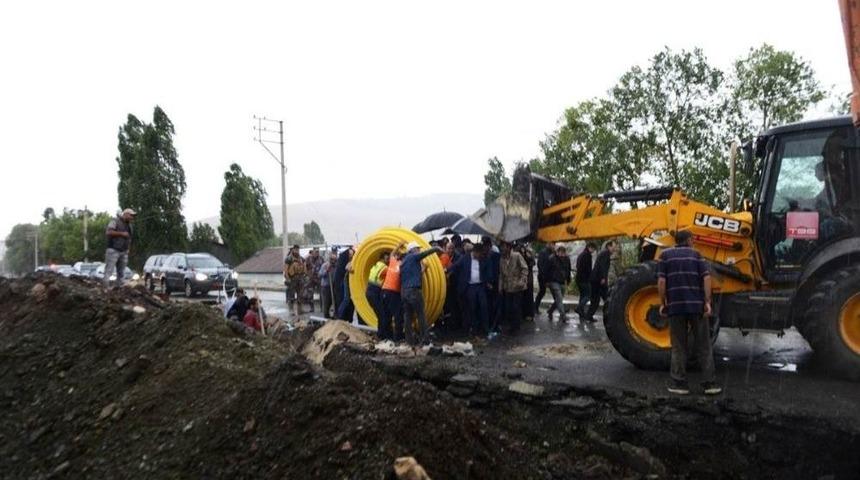 Vali Bilmez, Göle’de Temel Atma Törenine Katıldı, Açılış Yaptı