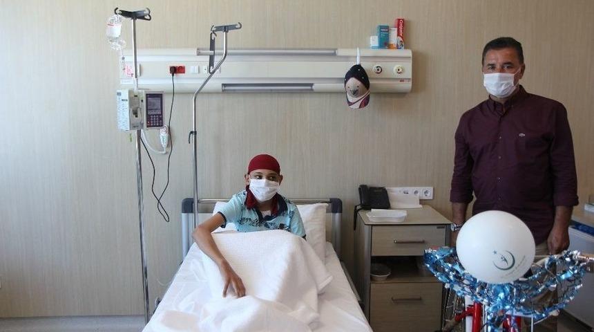 Başkan Tuna’dan Lösemili Çocuklara Bisiklet