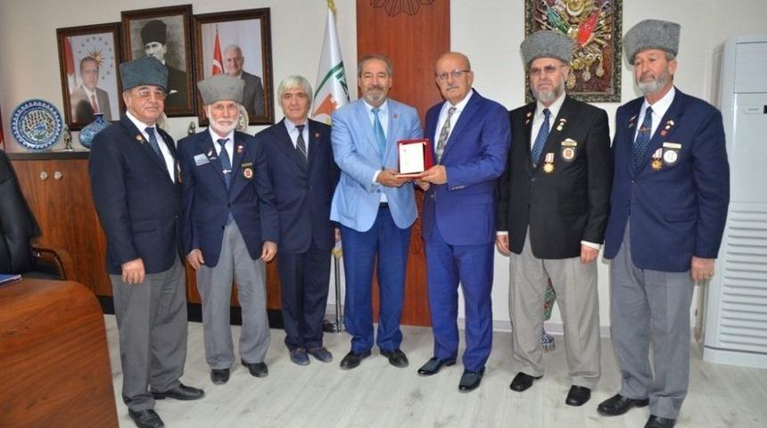 Gazilerden Sargın&rsquo;a Teşekk&uuml;r Plaketi