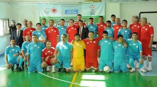 Futbolun Efsaneleri Şanlıurfa'da Hükümlülerle Maç Yaptı