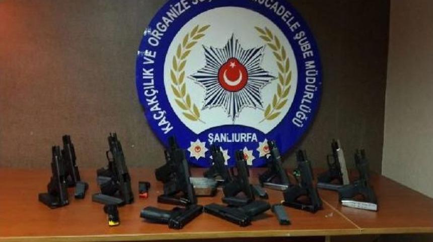 Otomobilde Ruhsatsız 14 Tabanca Ele Ge&ccedil;ti