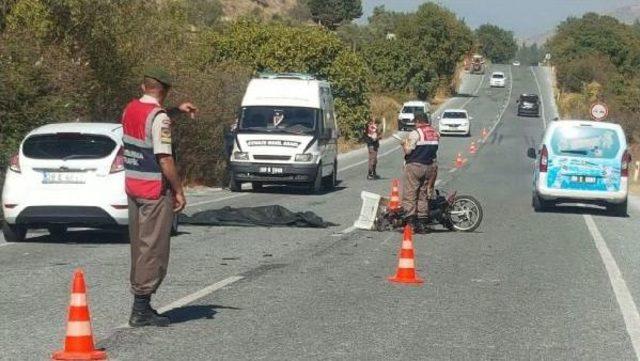 Otomobille &Ccedil;arpışan Motosikletin S&uuml;r&uuml;c&uuml;s&uuml; &Ouml;ld&uuml; 2
