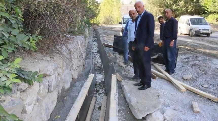 Hakkari’de Su Ve Drenaj Kanalları Yapılıyor