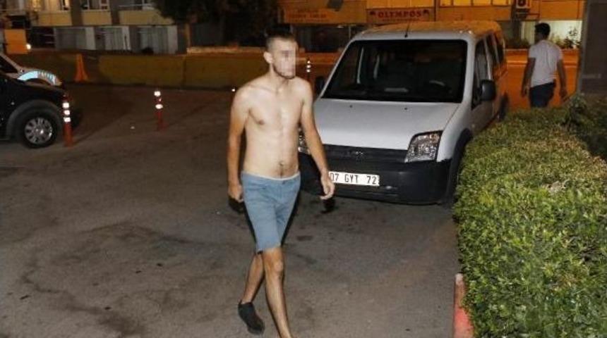 'hero' Tiş&ouml;rt&uuml;nden G&ouml;zaltına Alınan Gence Yarı &Ccedil;ıplak Sorgu