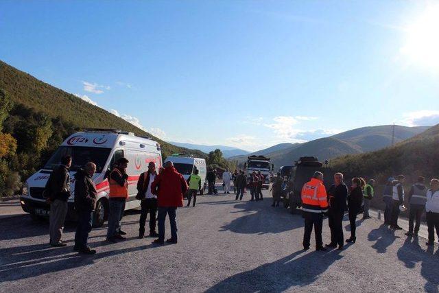 Kamyonun Altında Kalan Emekli Polis Hayatını Kaybetti 1