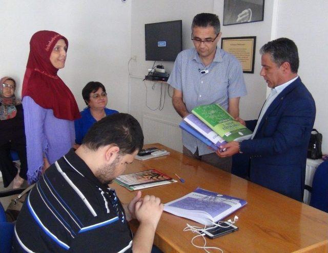 (özel Haber) Görme Engeli Okumaya Engel Olmadı