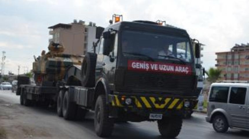 Suriye Sınırına Askeri Ara&ccedil; Sevkıyatı Devam Ediyor