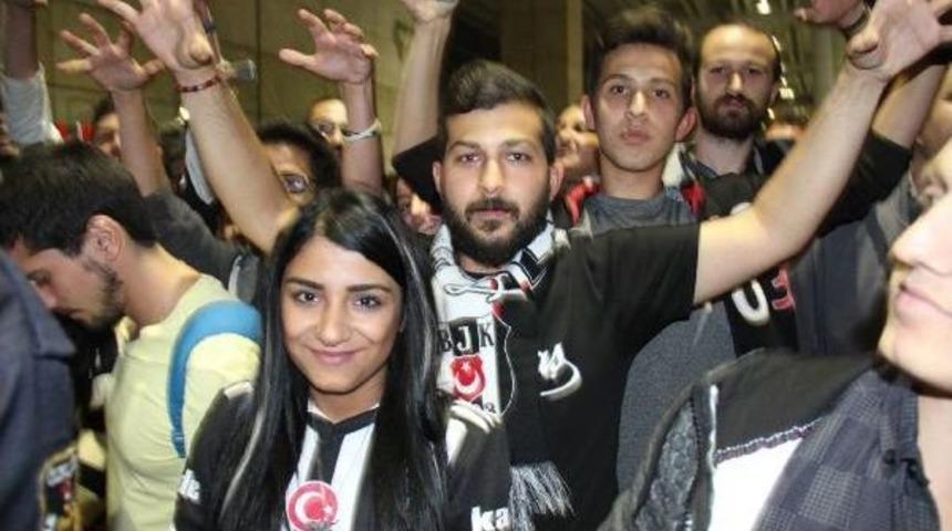 Beşiktaş, Ankara'da Coşkuyla Karşılandı
